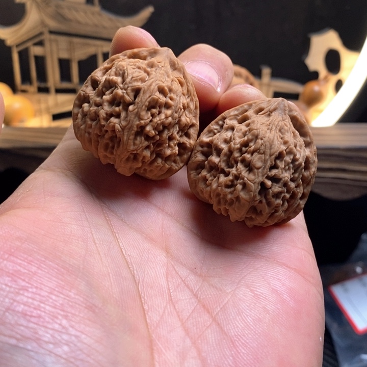 文玩核桃把件?*36正三角有磕放漏
