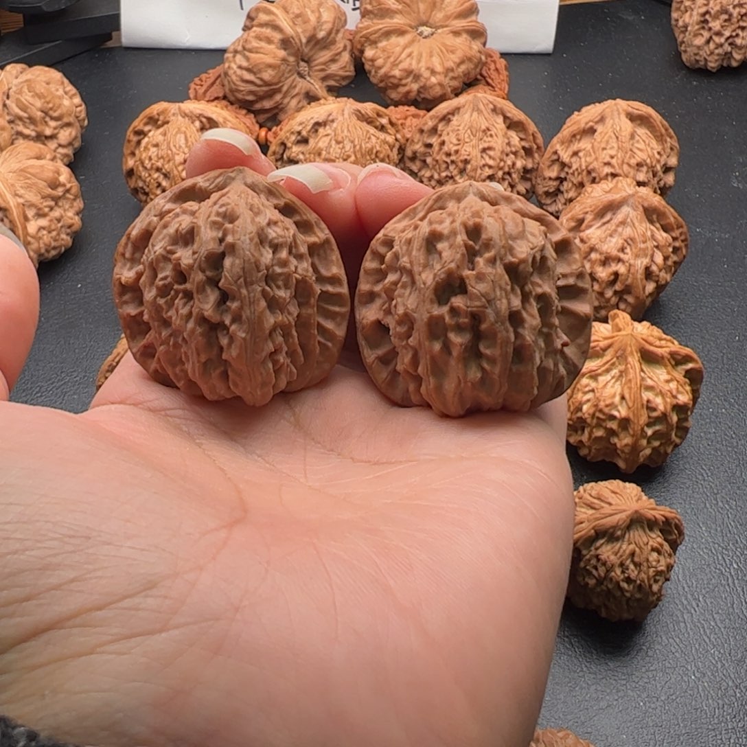 把件文玩核桃三角白