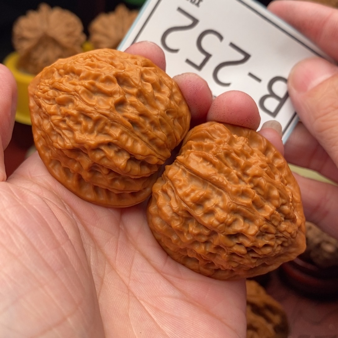 文玩核桃把件金牛40