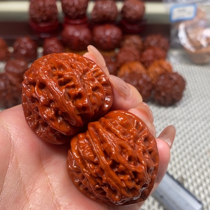 文玩核桃把件三角白