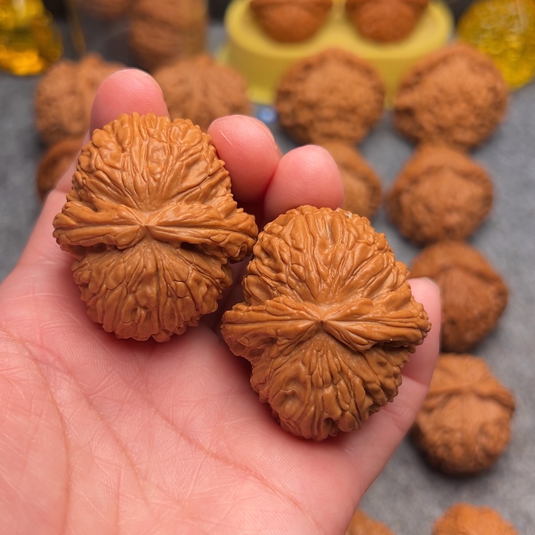 文玩核桃把件精品卡姿兰球白39+全品