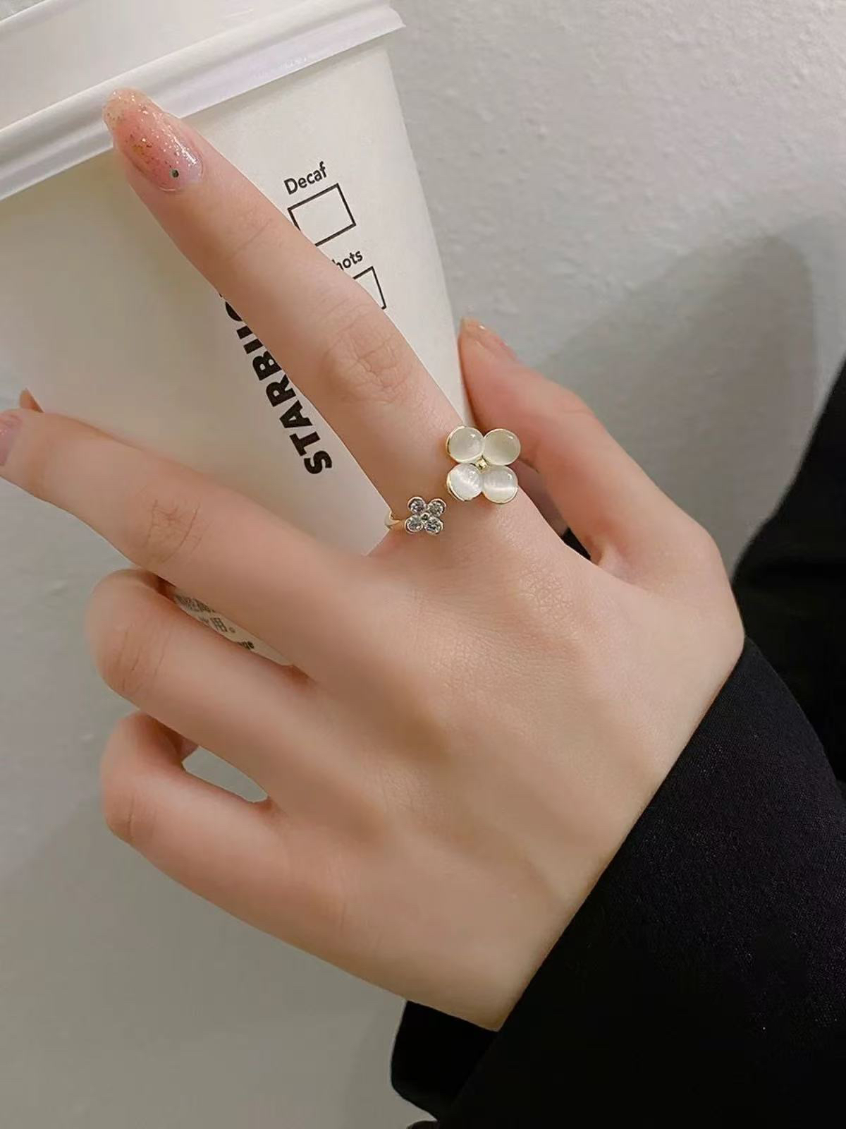 铜合金合成锆石戒指 时尚猫眼四叶草活口戒指