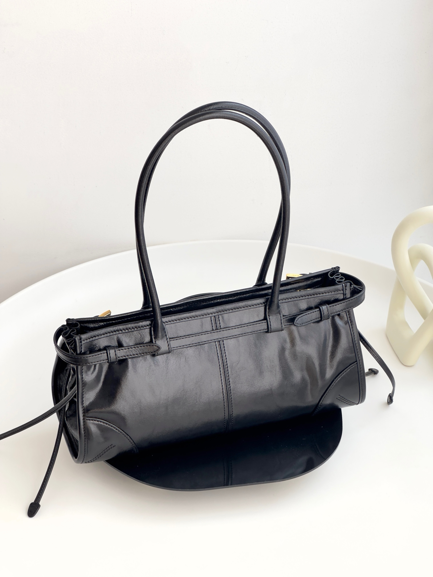 【壹壹】黑金手提单肩机车包