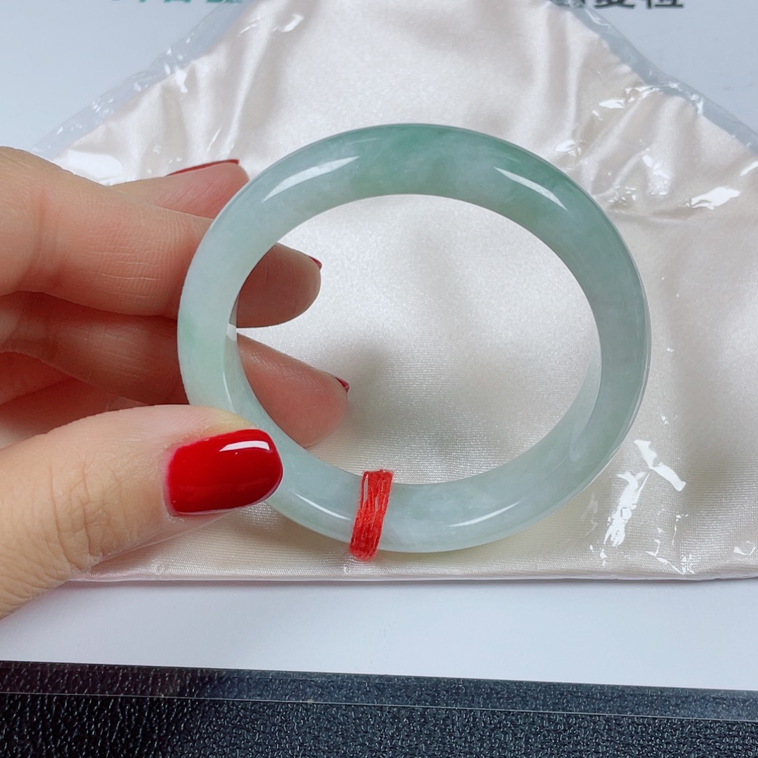 翡翠未镶嵌手镯圈口55宽13.4厚8.5