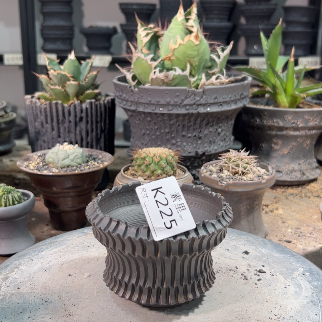 景德镇素里手工内口10高7.5瑕疵