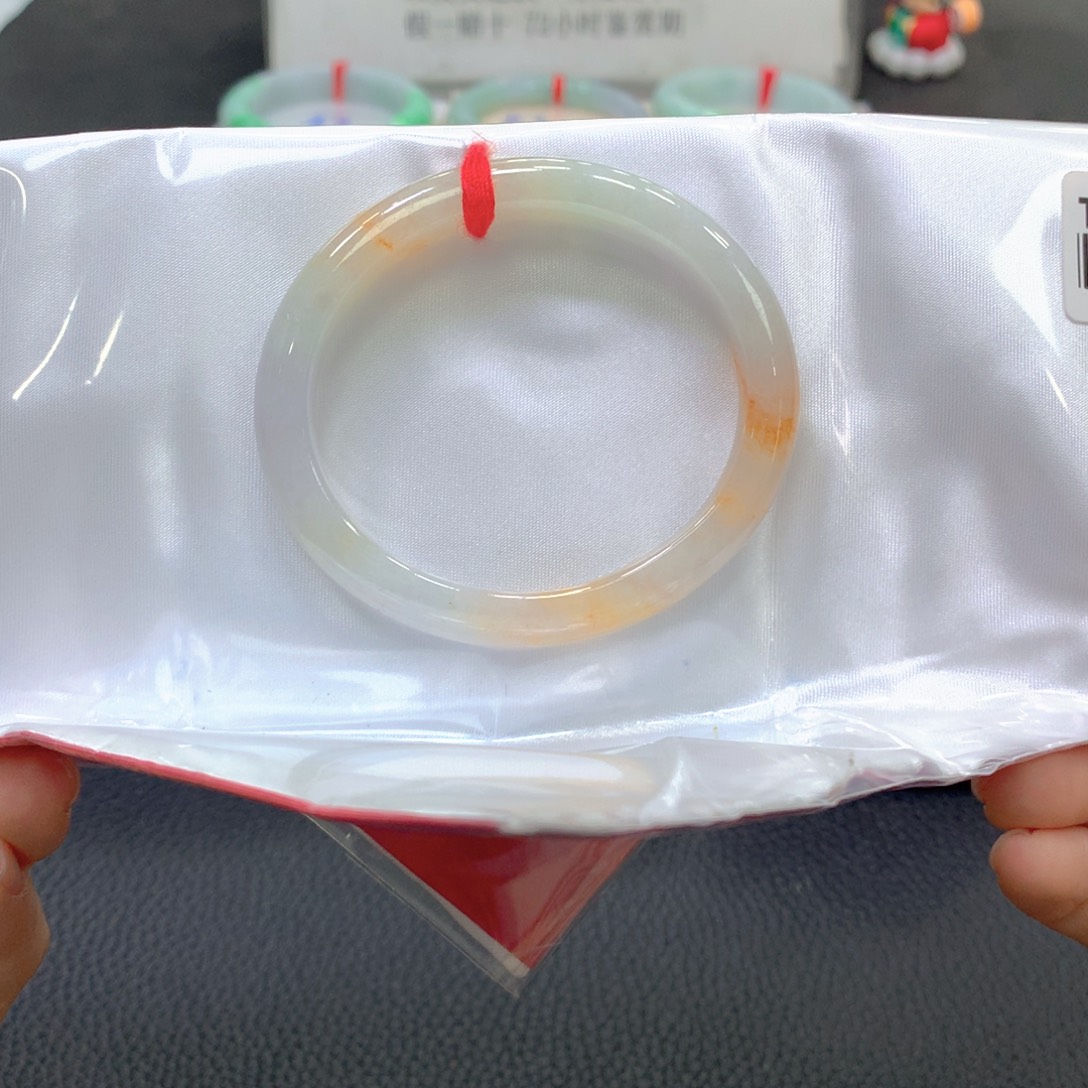 翡翠未镶嵌手镯贵妃
