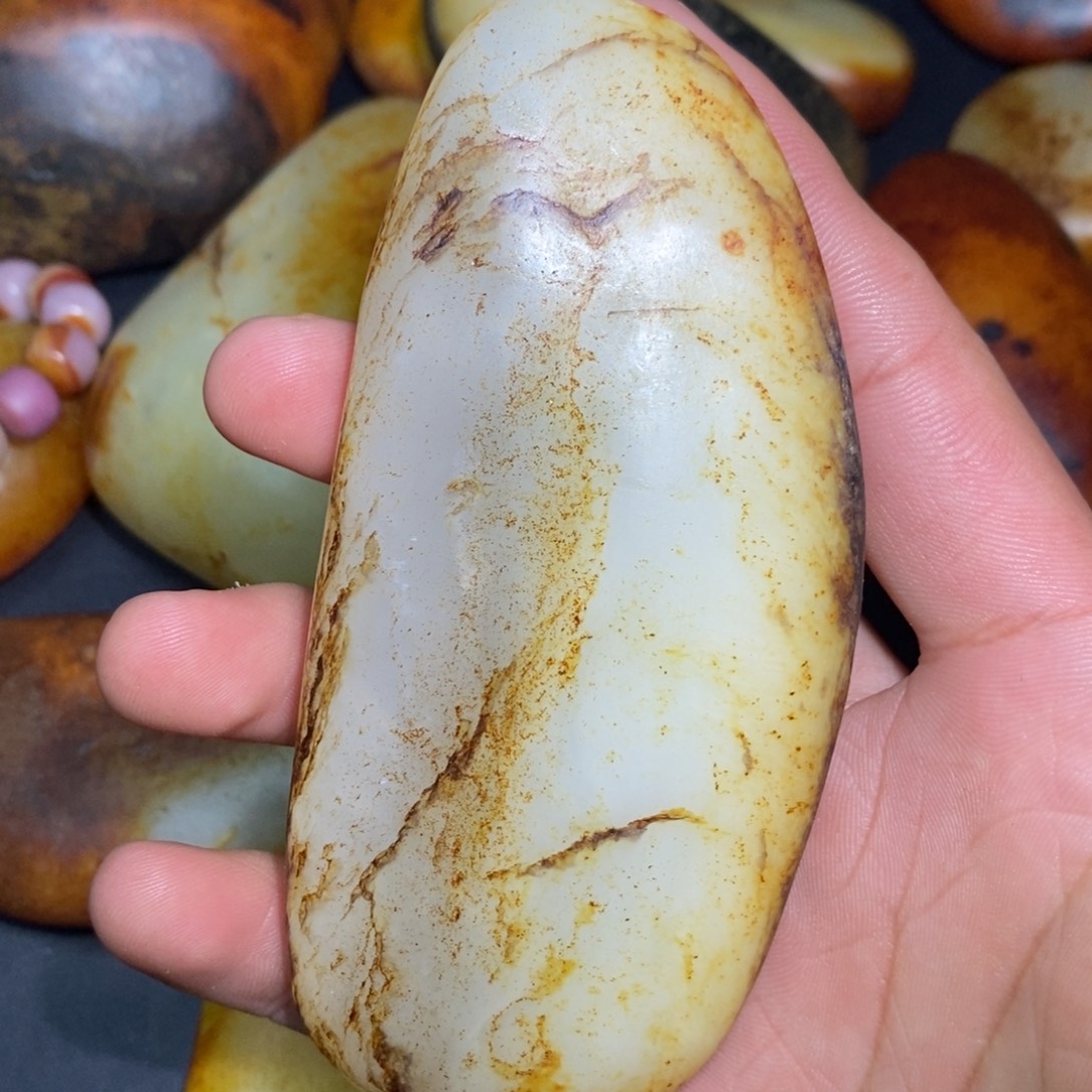 和田玉未镶嵌珠宝奇石