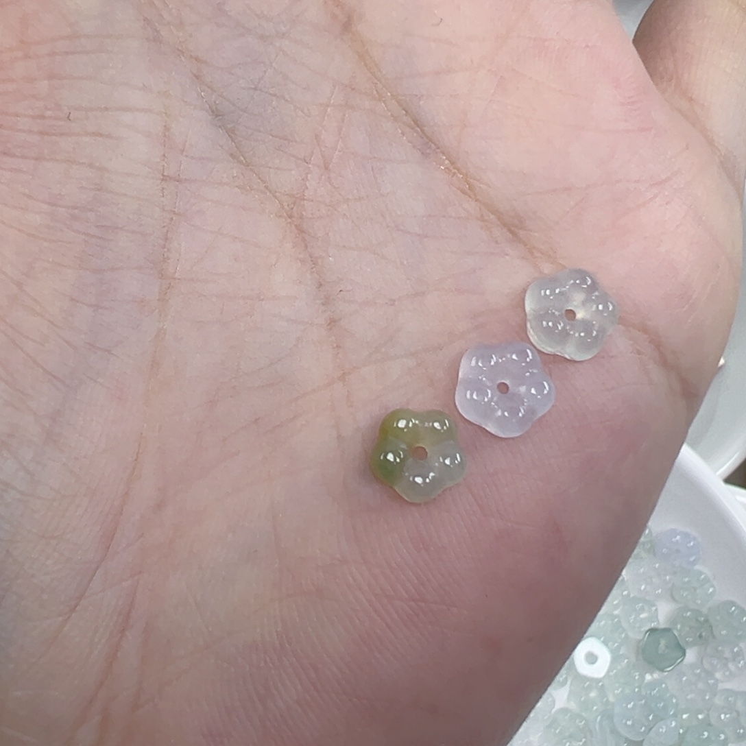王***王翡翠散珠花花三个
