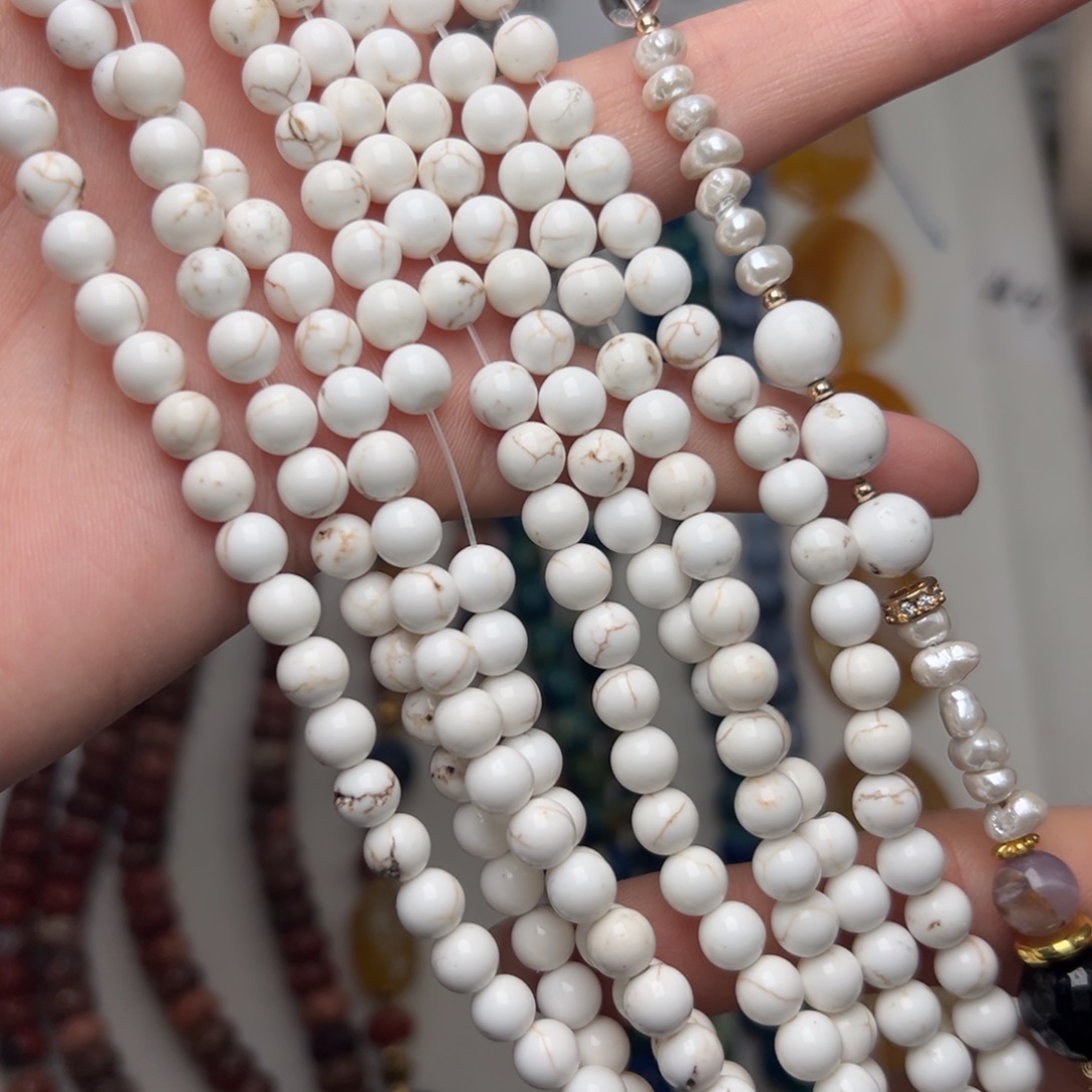 玛瑙/玉髓合金珠宝半成品K283。6.3mm白色圆珠一条
