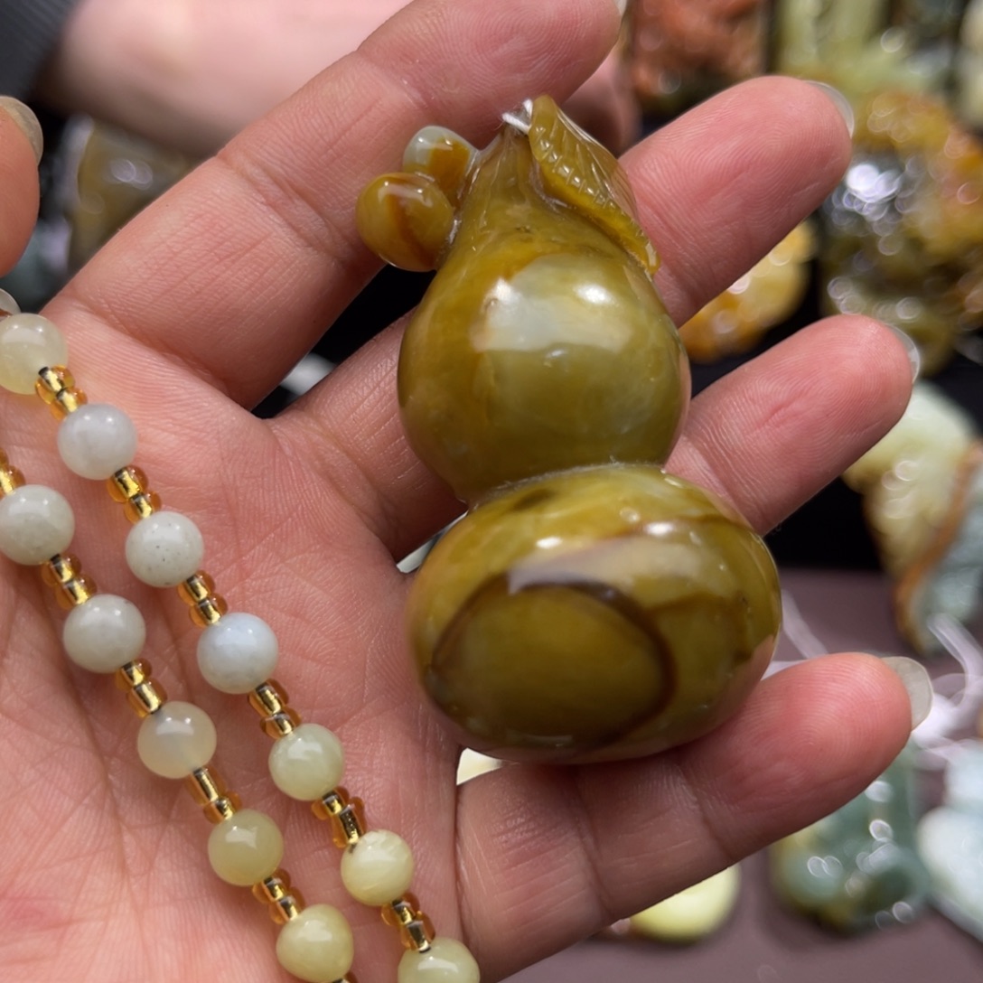 蛇纹石玉未镶嵌吊坠(赠链)