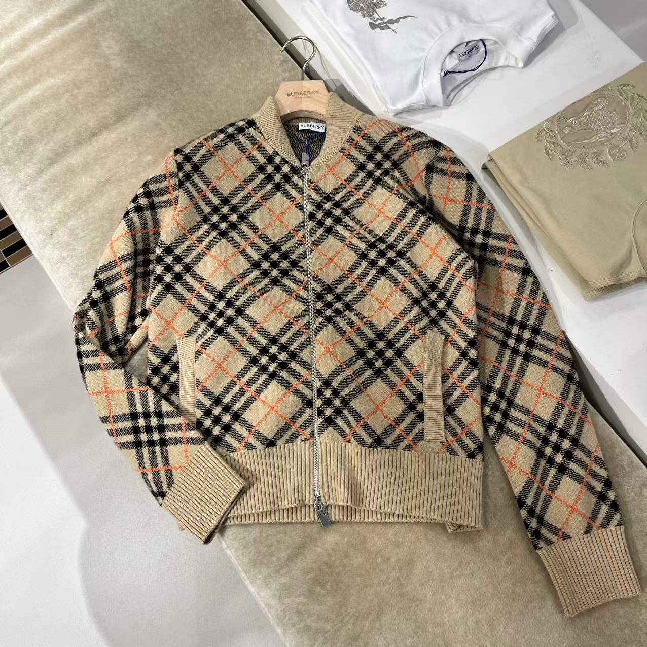 未使用 BURBERRY/博柏利 巴宝莉/GG/ 女士羊毛开衫 折扣款