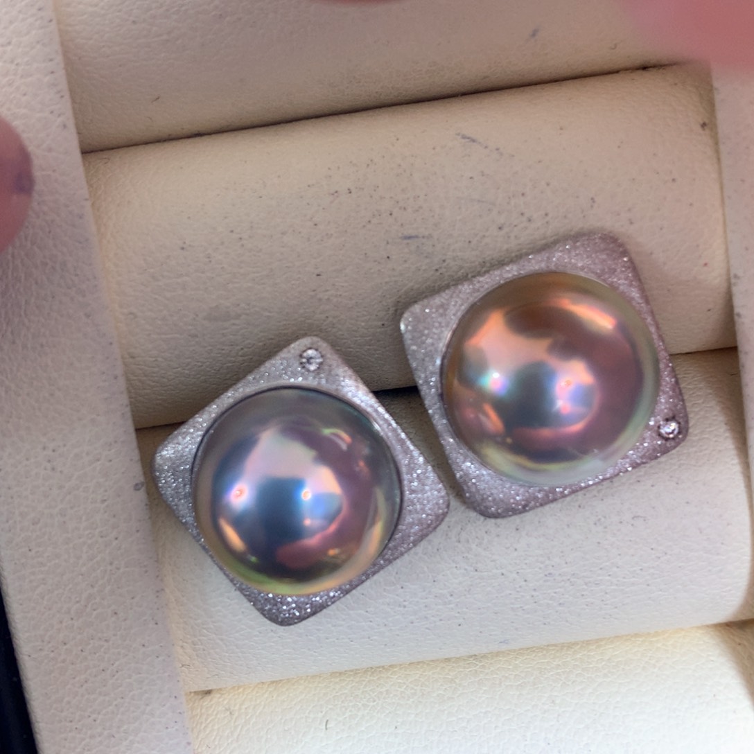 拼合珍珠（马贝珠）耳饰18K金镶嵌