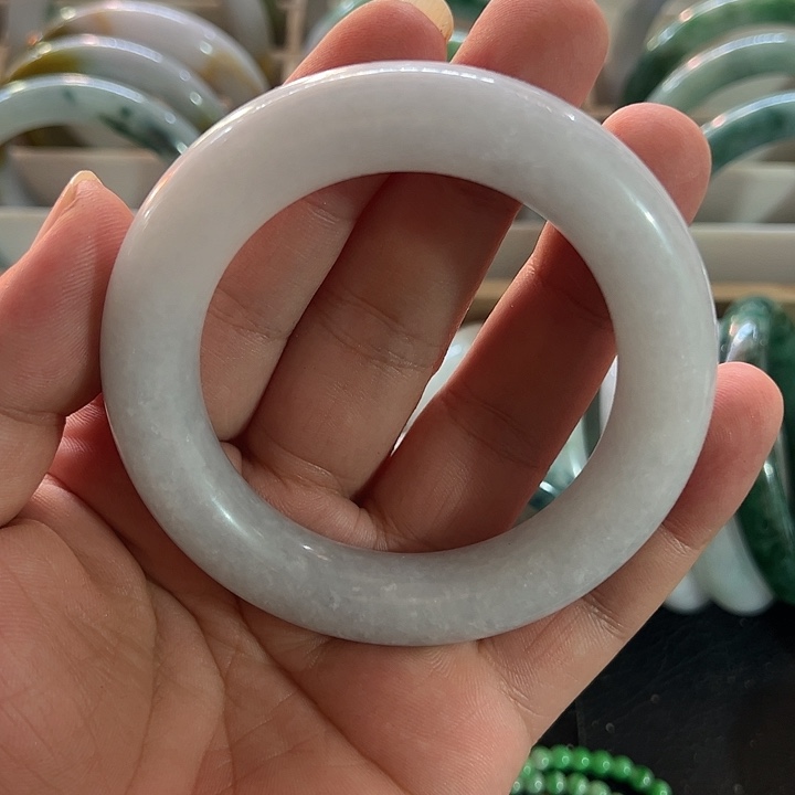 彩***虹定制翡翠未镶嵌翡翠