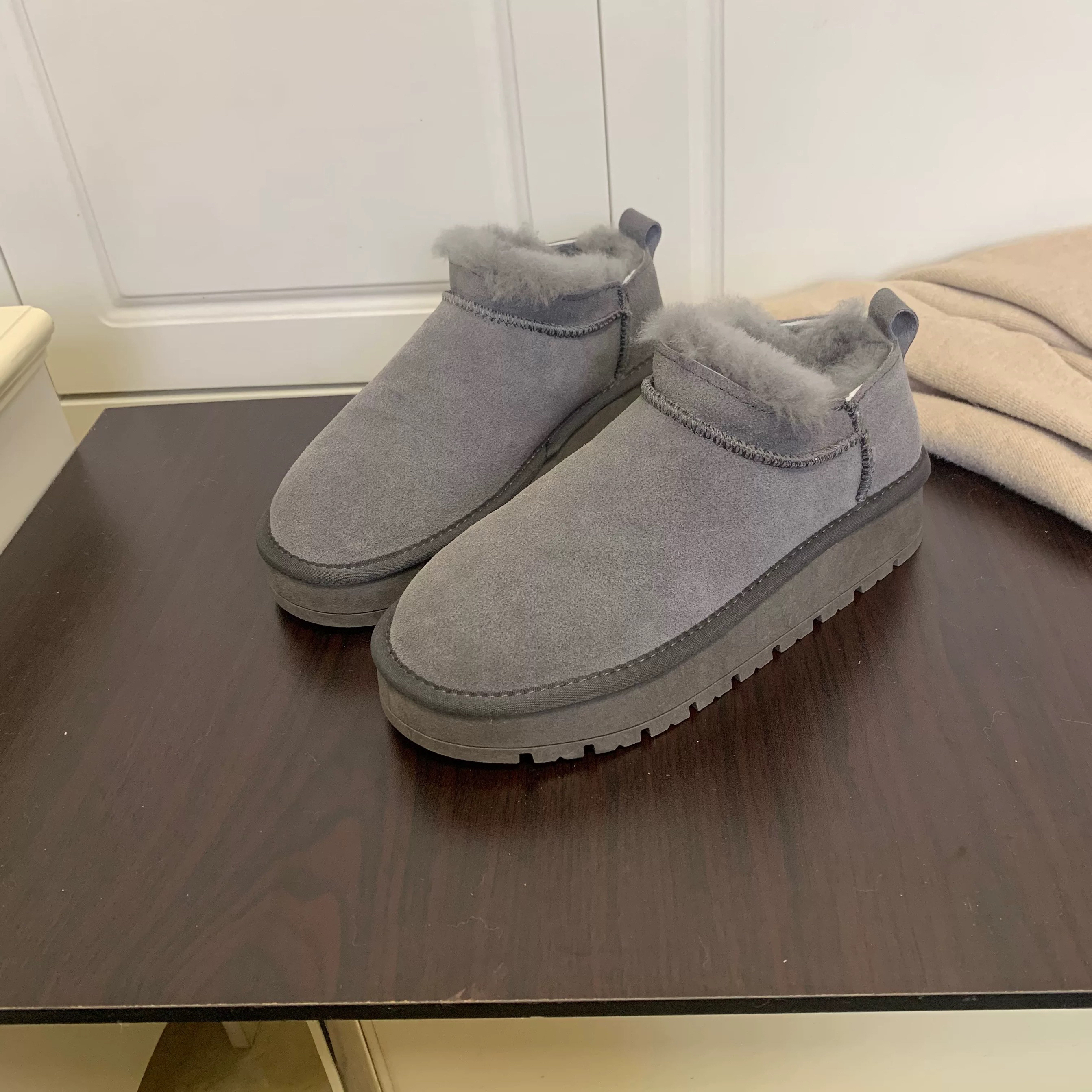 73891时尚百搭真皮加绒冬季保暖经典女士加厚休闲雪地棉