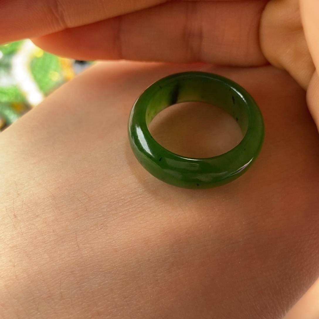 和田玉未镶嵌戒圈俄碧冰底辣绿戒圈