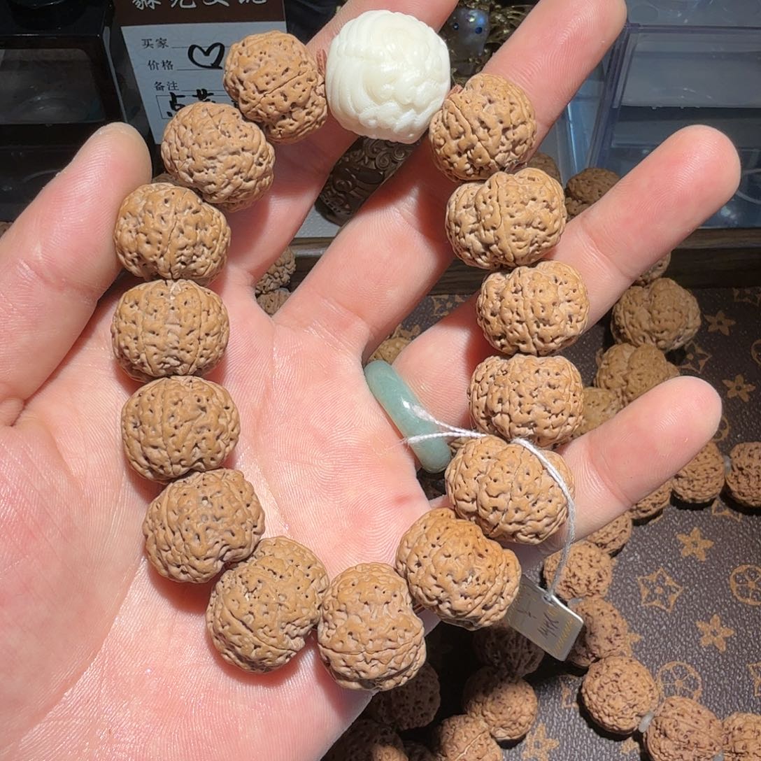 金刚菩提手串?**文六瓣