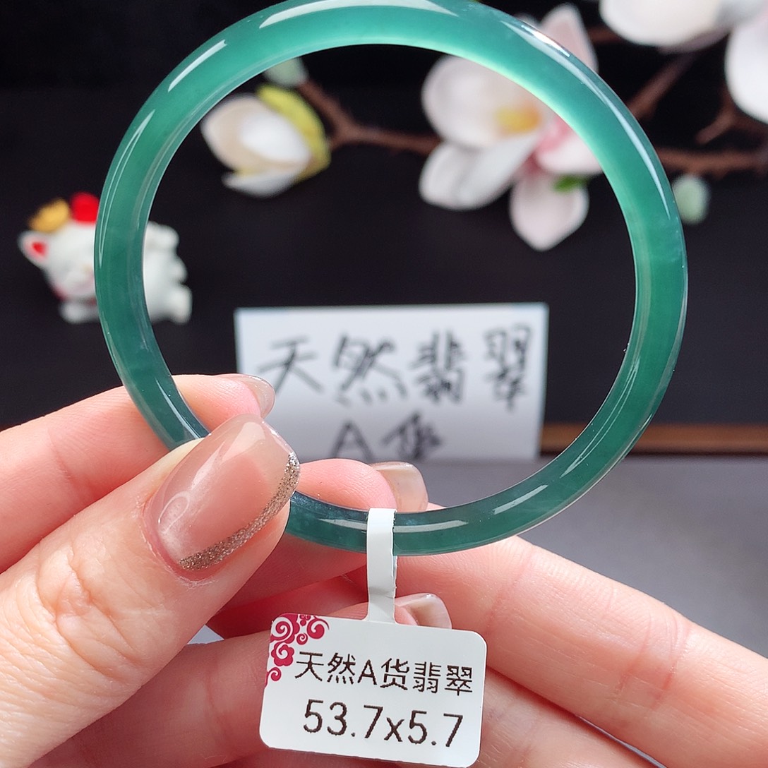 翡翠手镯（圆镯）未镶嵌