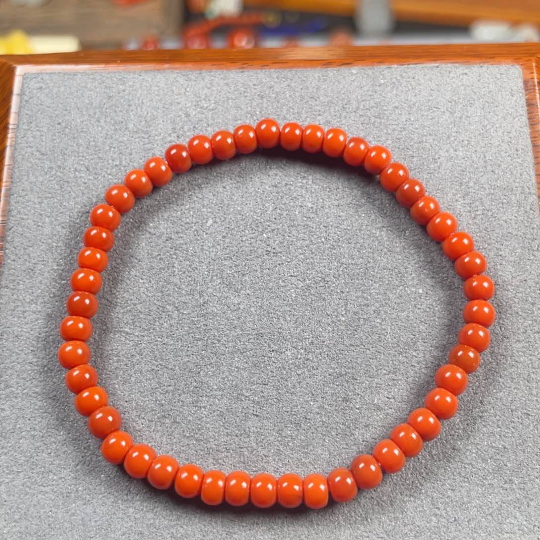 南红玛瑙满色满肉卡4.2单圈未镶嵌