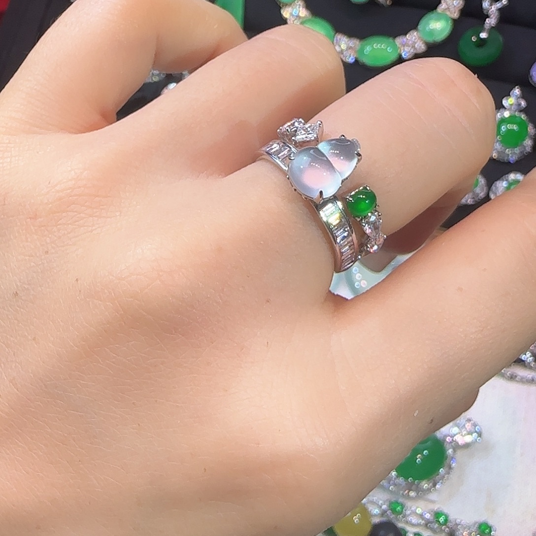 翡翠18K金镶嵌戒指