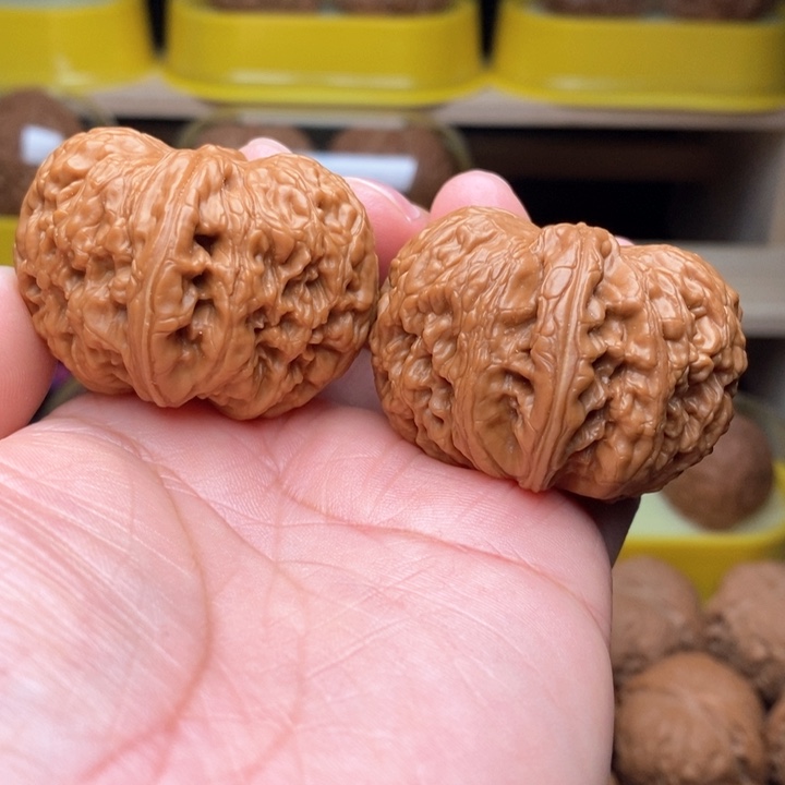 文玩核桃把件元宝