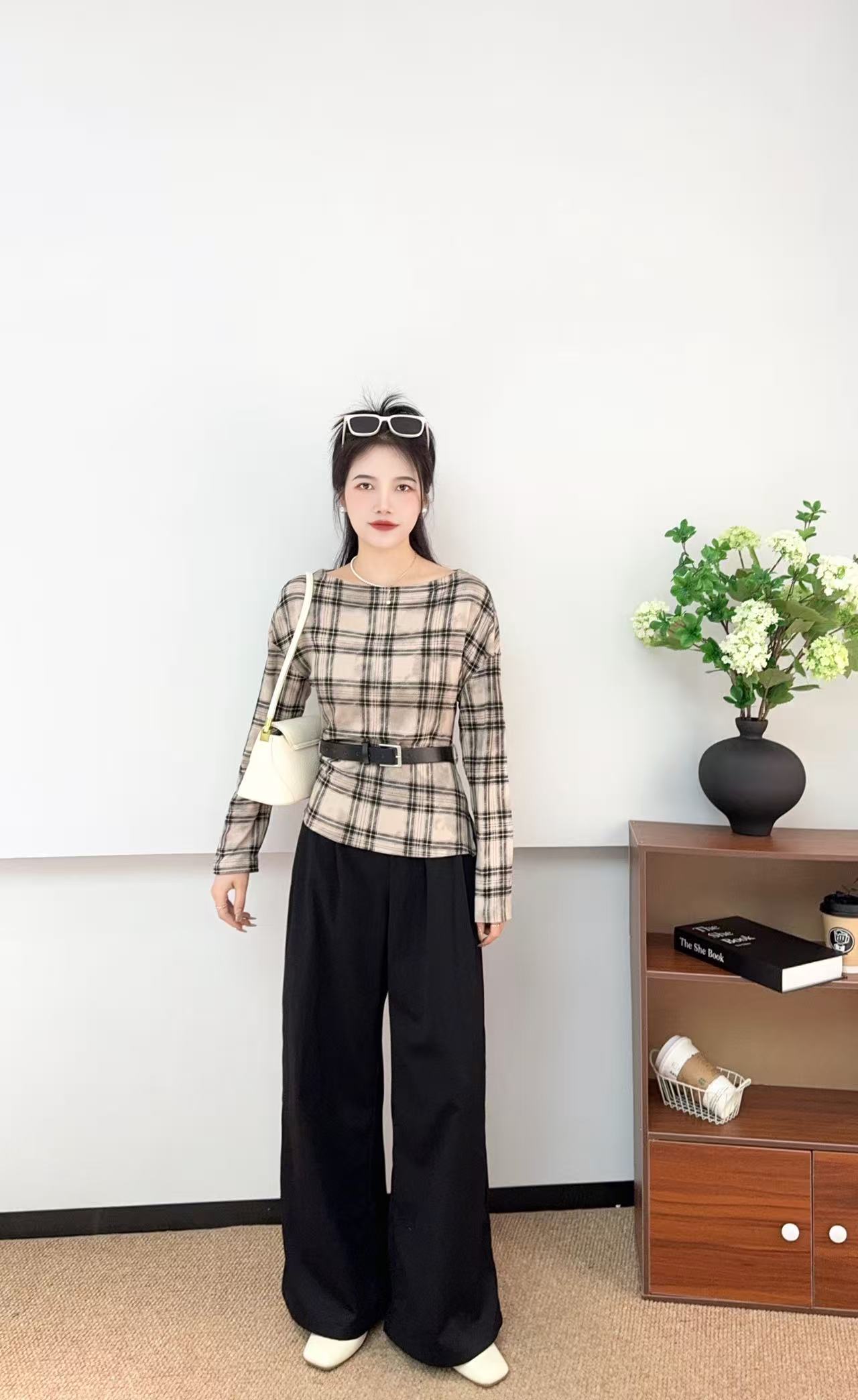 88069格子款秋季新款港风复古格子收腰上衣+休闲阔腿裤两件套套装