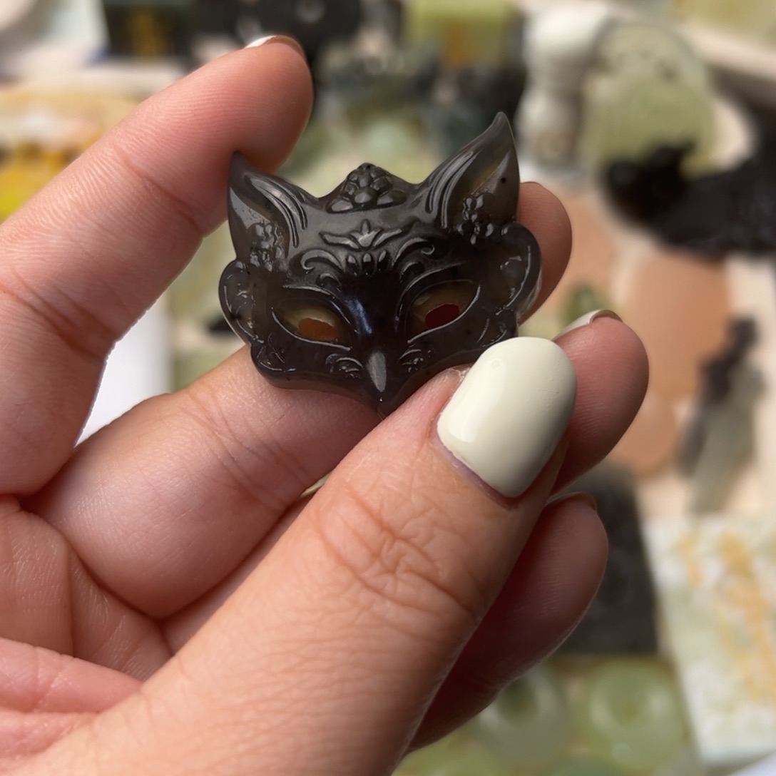 蛇纹石玉颈饰合金