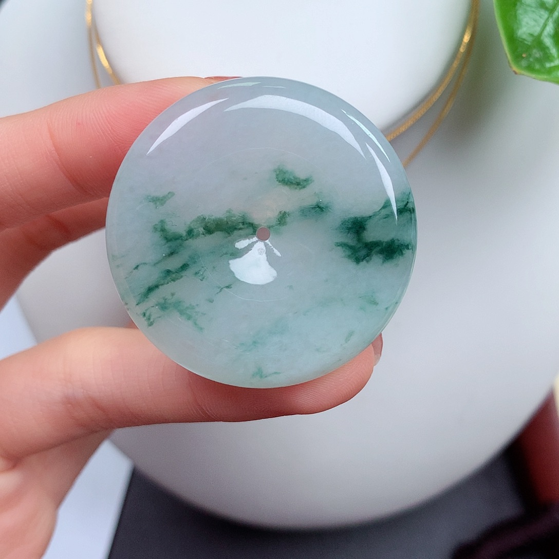 翡翠未镶嵌颈饰平安扣