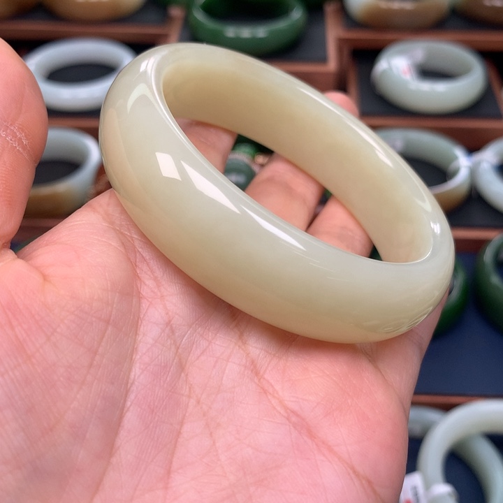 和田玉手镯5960圈口未镶嵌