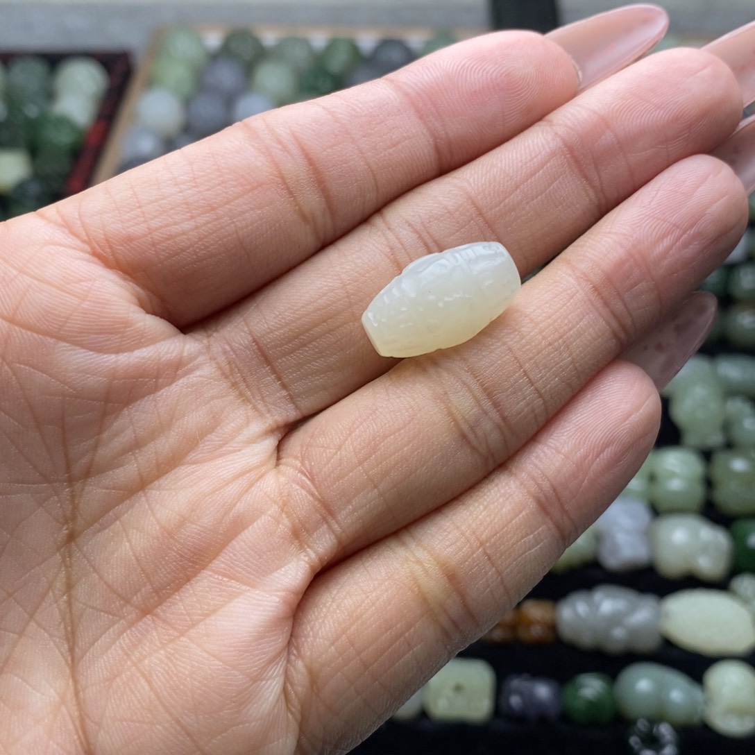 J***丶和田玉未镶嵌颈饰