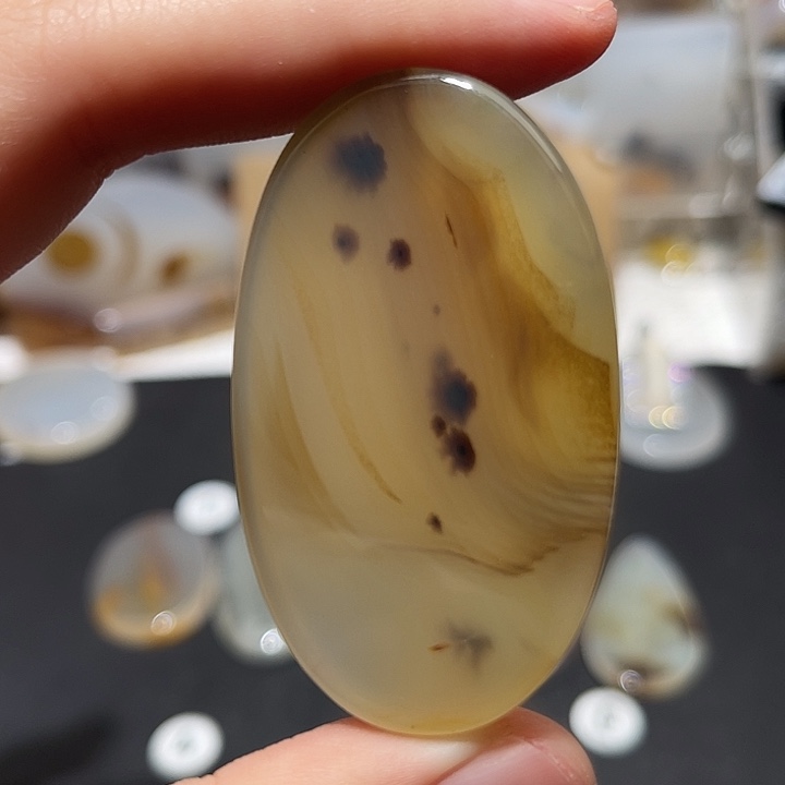 玛瑙/玉髓颈饰未镶嵌