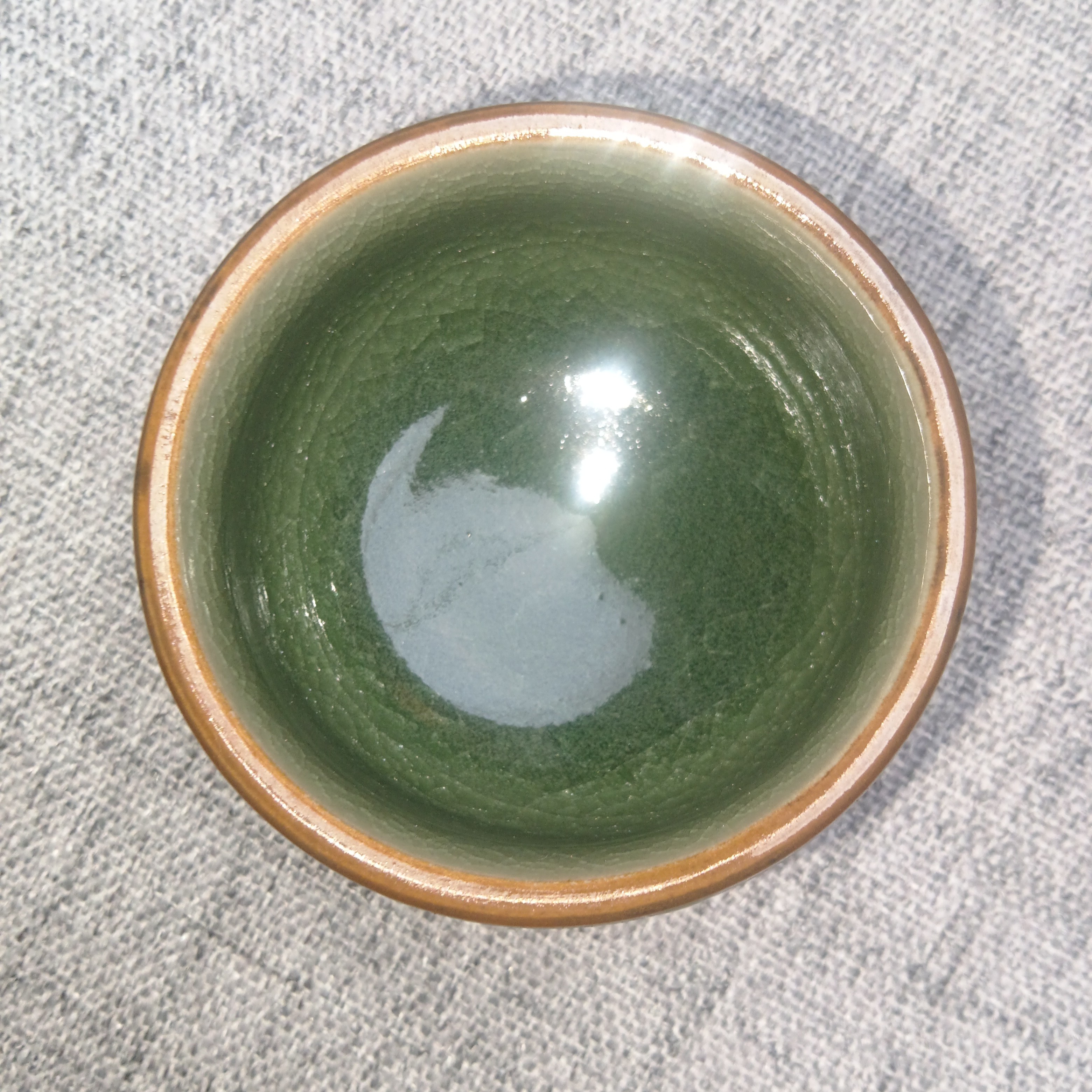 原生态原矿葱绿瑕杯子