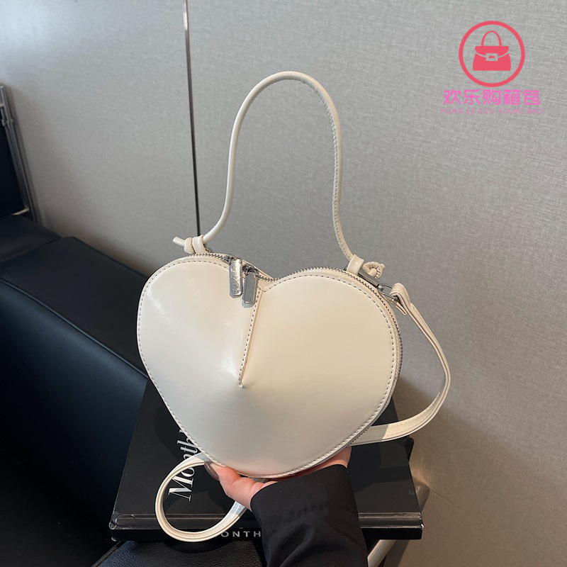 包包女2025新款高级质感小众斜挎包桃心包单肩包bags小包