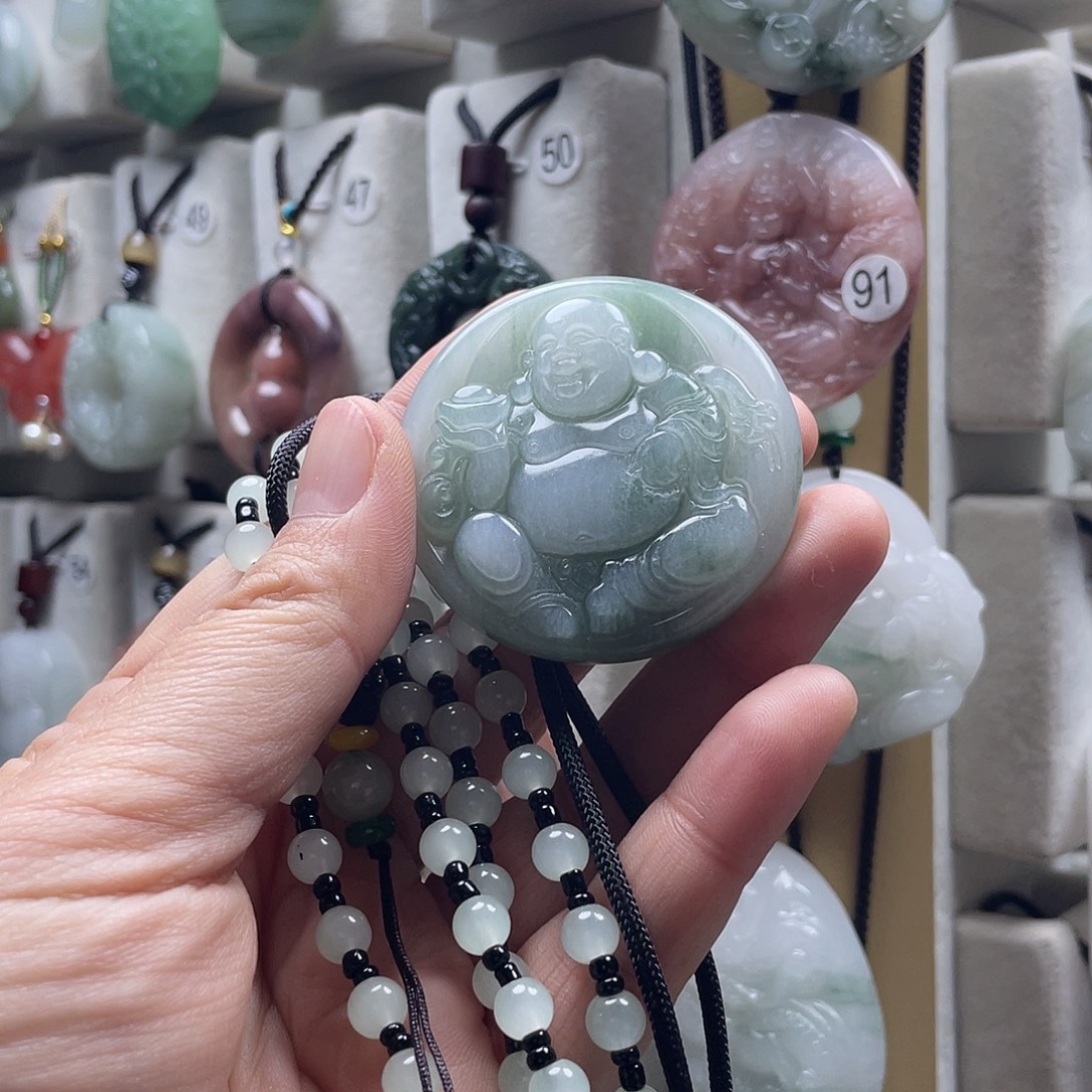 石英质玉（金丝玉）未镶嵌颈饰