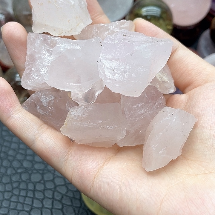 珠宝半成品水晶未镶嵌77粉晶原石块