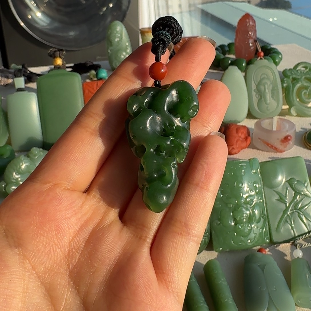 和田玉未镶嵌吊坠(赠链)菠菜绿太湖石吊坠
