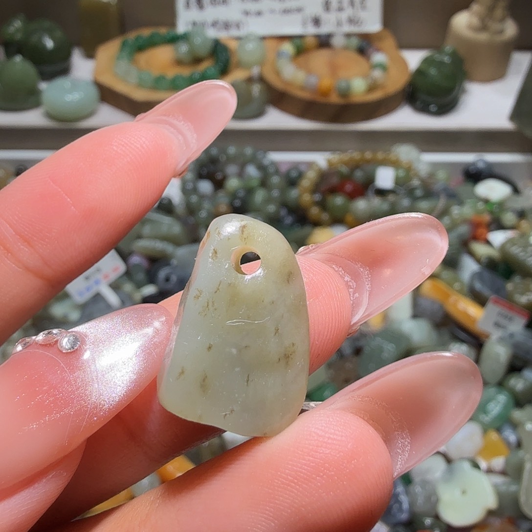 和田玉未镶嵌珠宝奇石