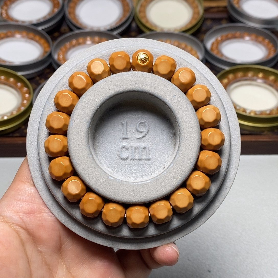 猴头核桃手串5号金标星耀六方10左右