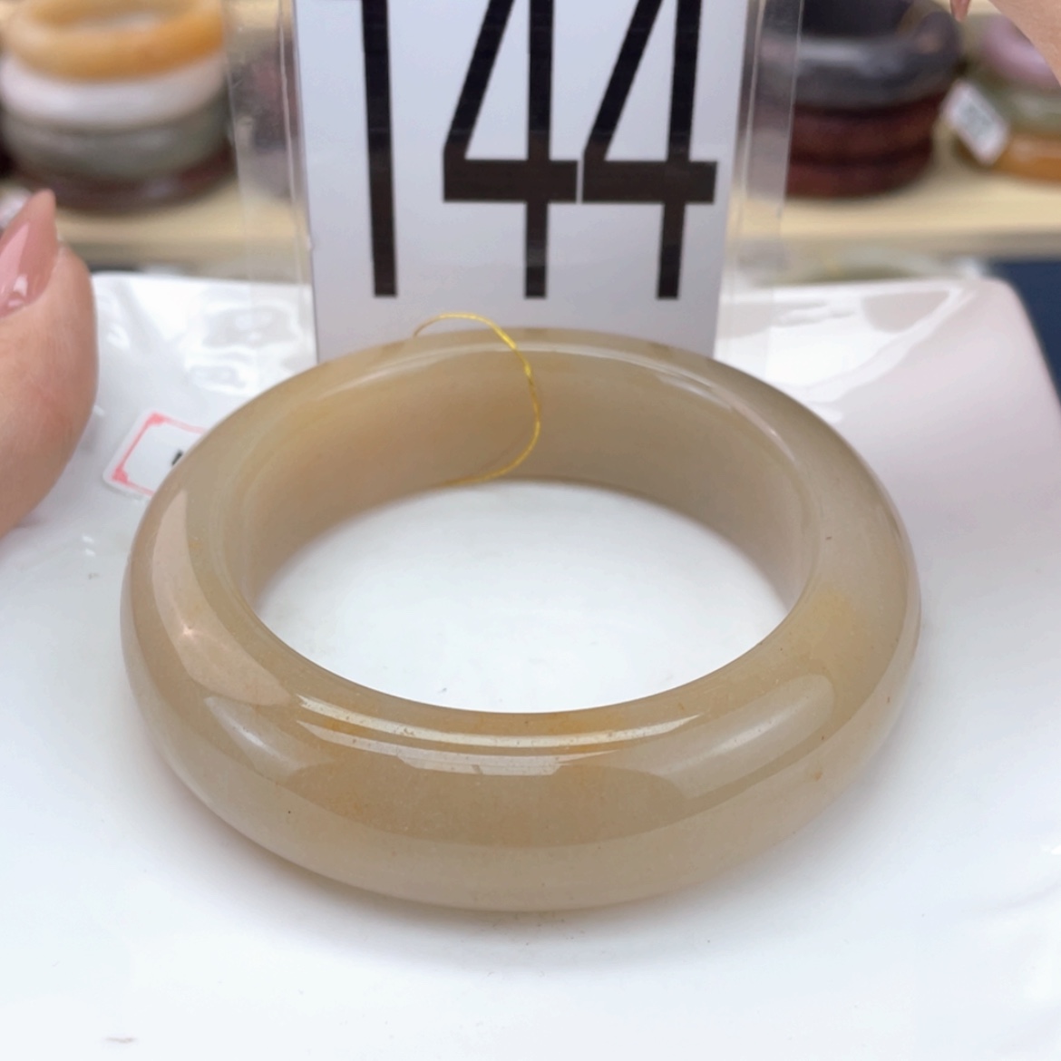 【闪购商品】石英质玉手镯未镶嵌