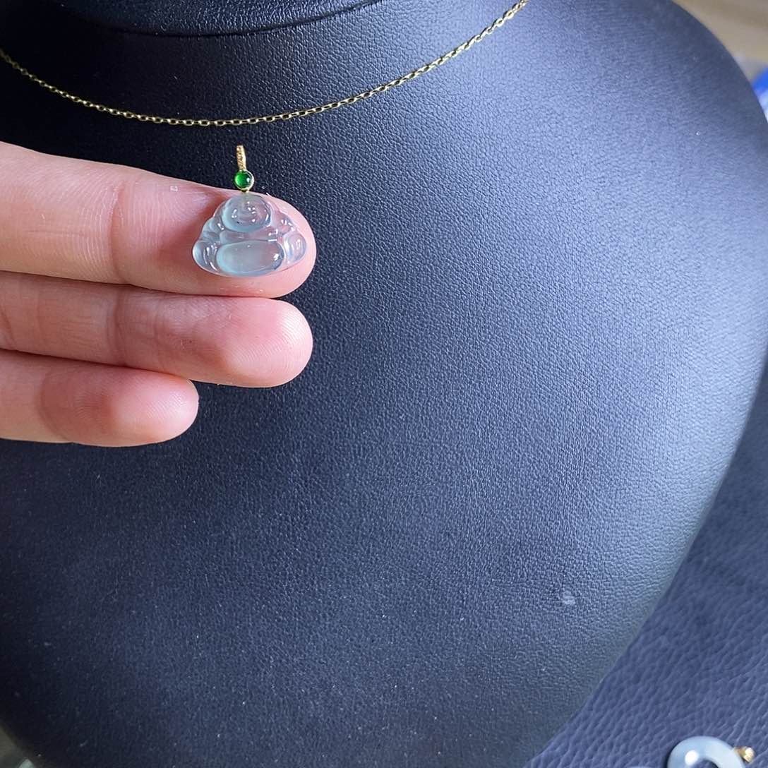 颈饰18K金镶嵌翡翠