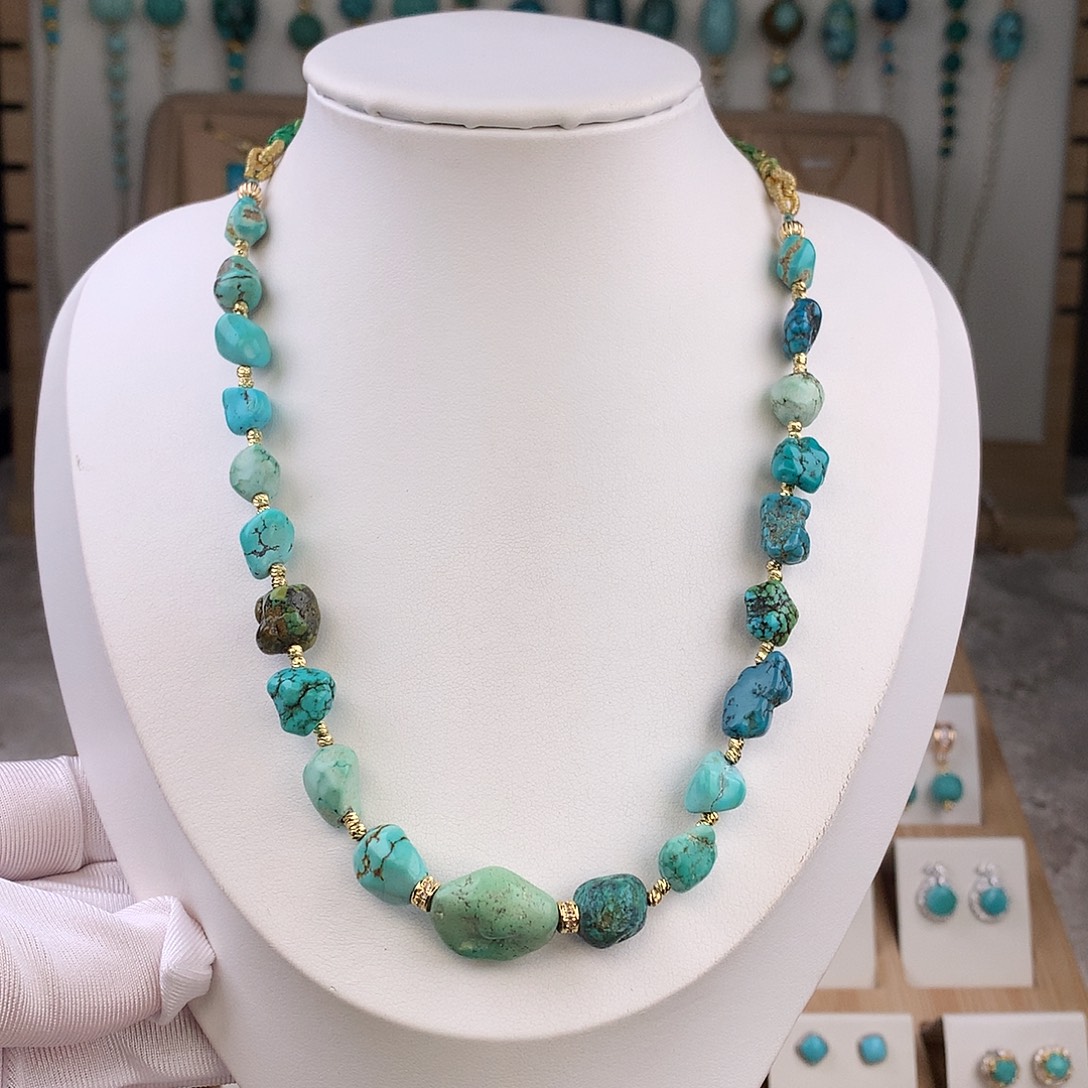 绿松石未镶嵌颈饰