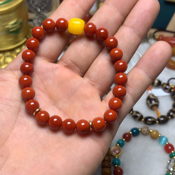 玻璃颈饰非常漂亮的藏地密码