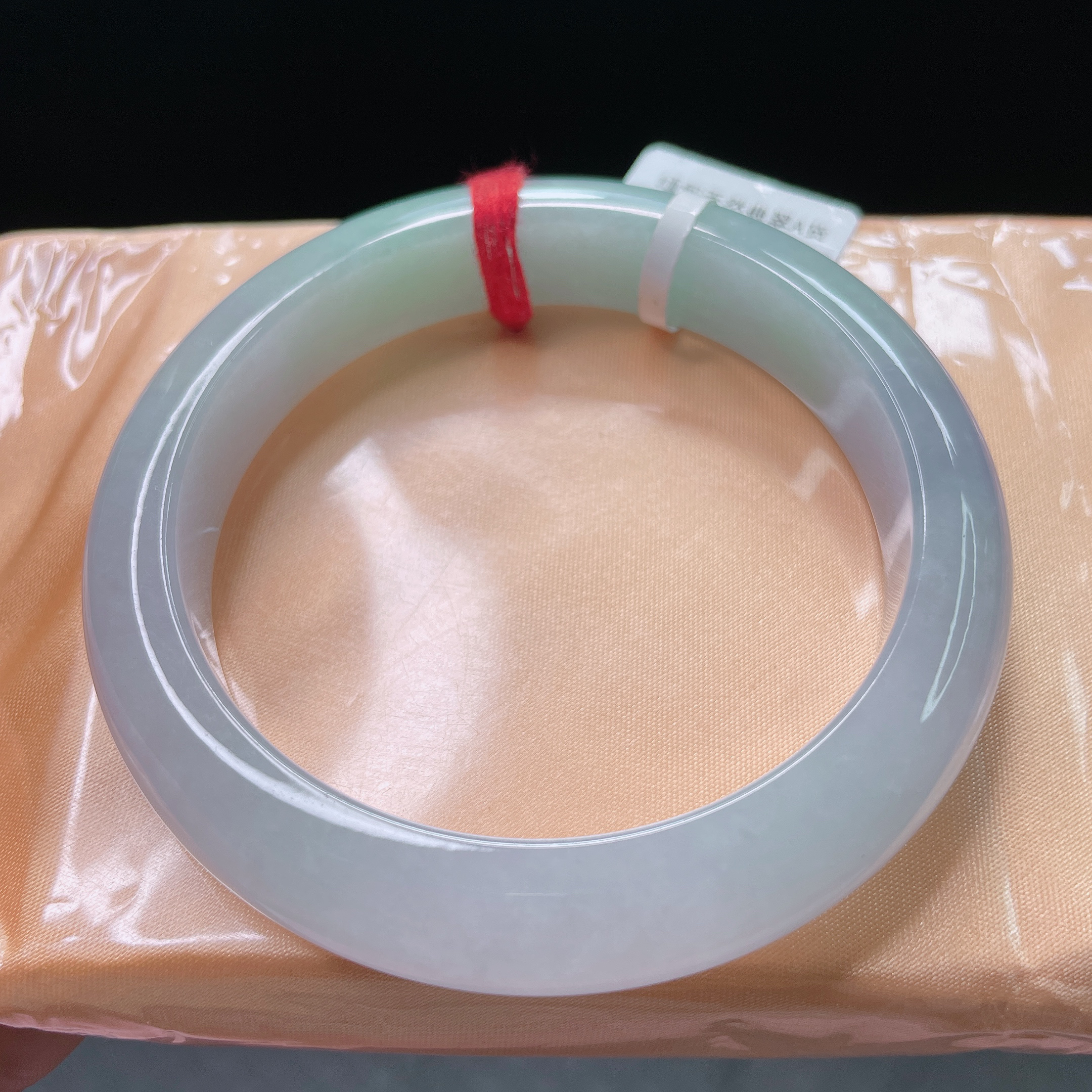 59圈口天然缅甸A货翡翠冰种春彩宽边手镯时尚经典女玉镯子