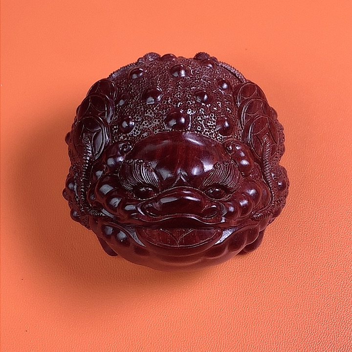 小叶紫檀把件少****的印度小叶紫檀金蟾