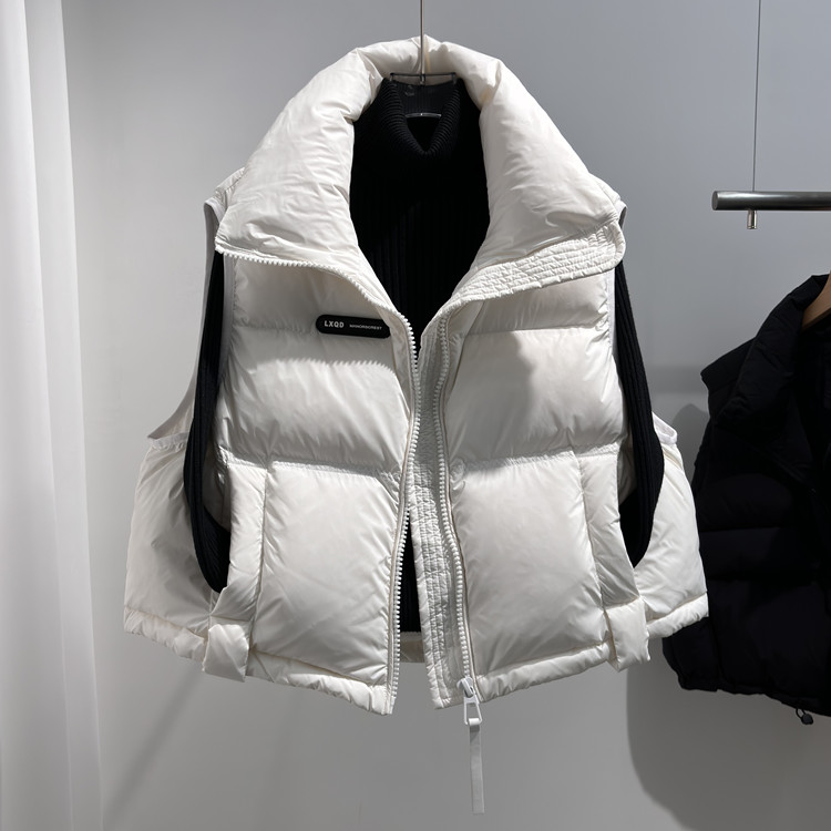  2025秋冬新加厚国标马甲白鸭绒立领坎肩女小短款宽松马甲