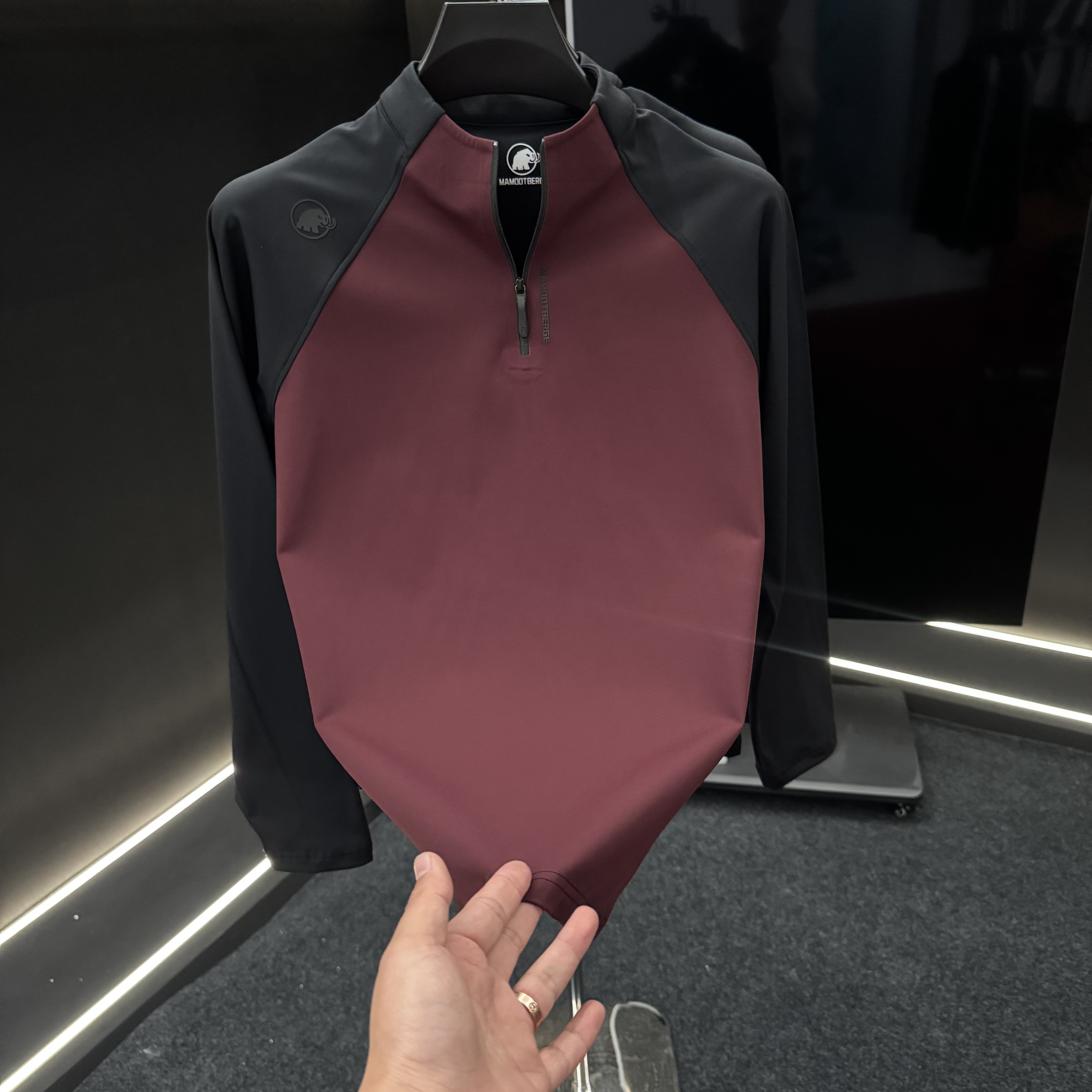 MAMOOTBERGE/猛犸伯格《加绒》长袖男士运动圆领半拉链男士9708