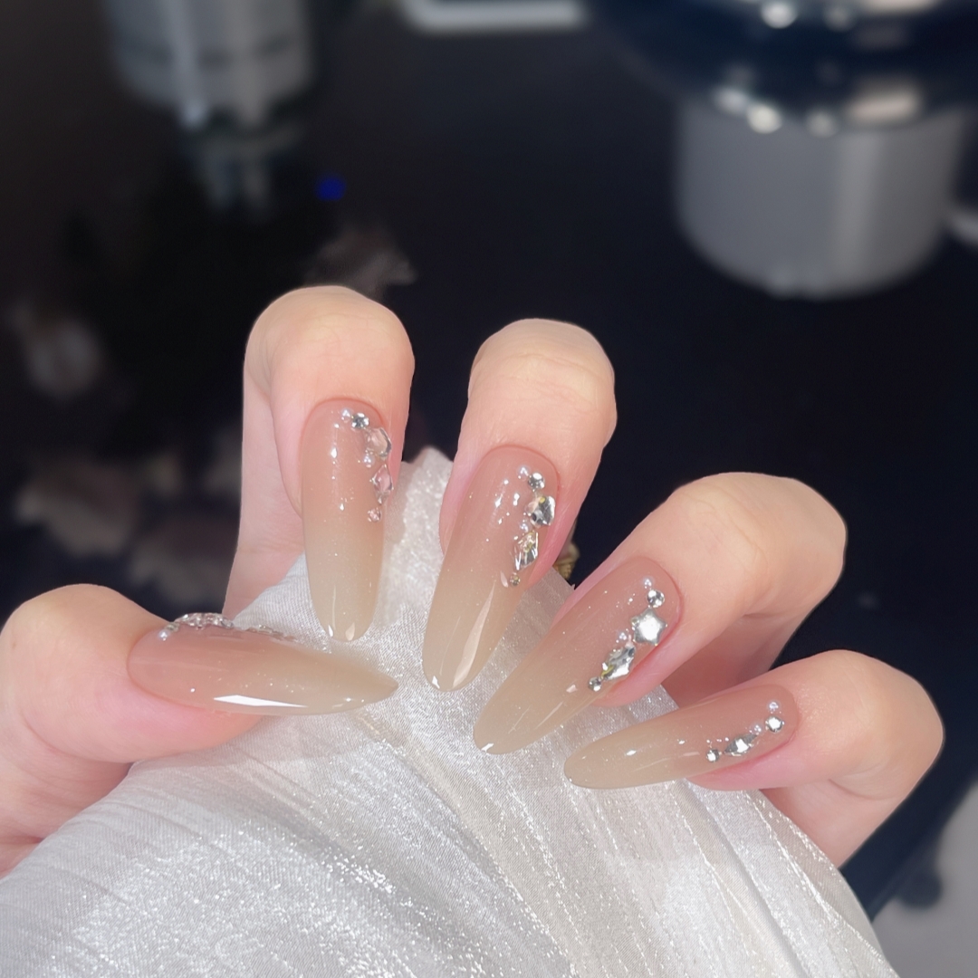 林间小鹿 纯欲裸色穿戴甲手工高级感轻奢美甲贴片渐变美甲