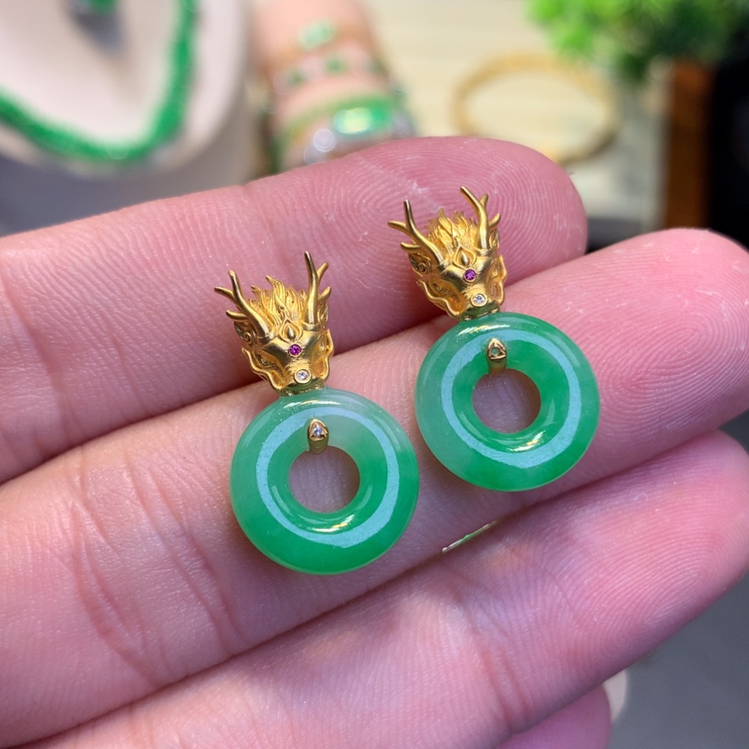 翡翠18K金镶嵌耳饰甜甜圈