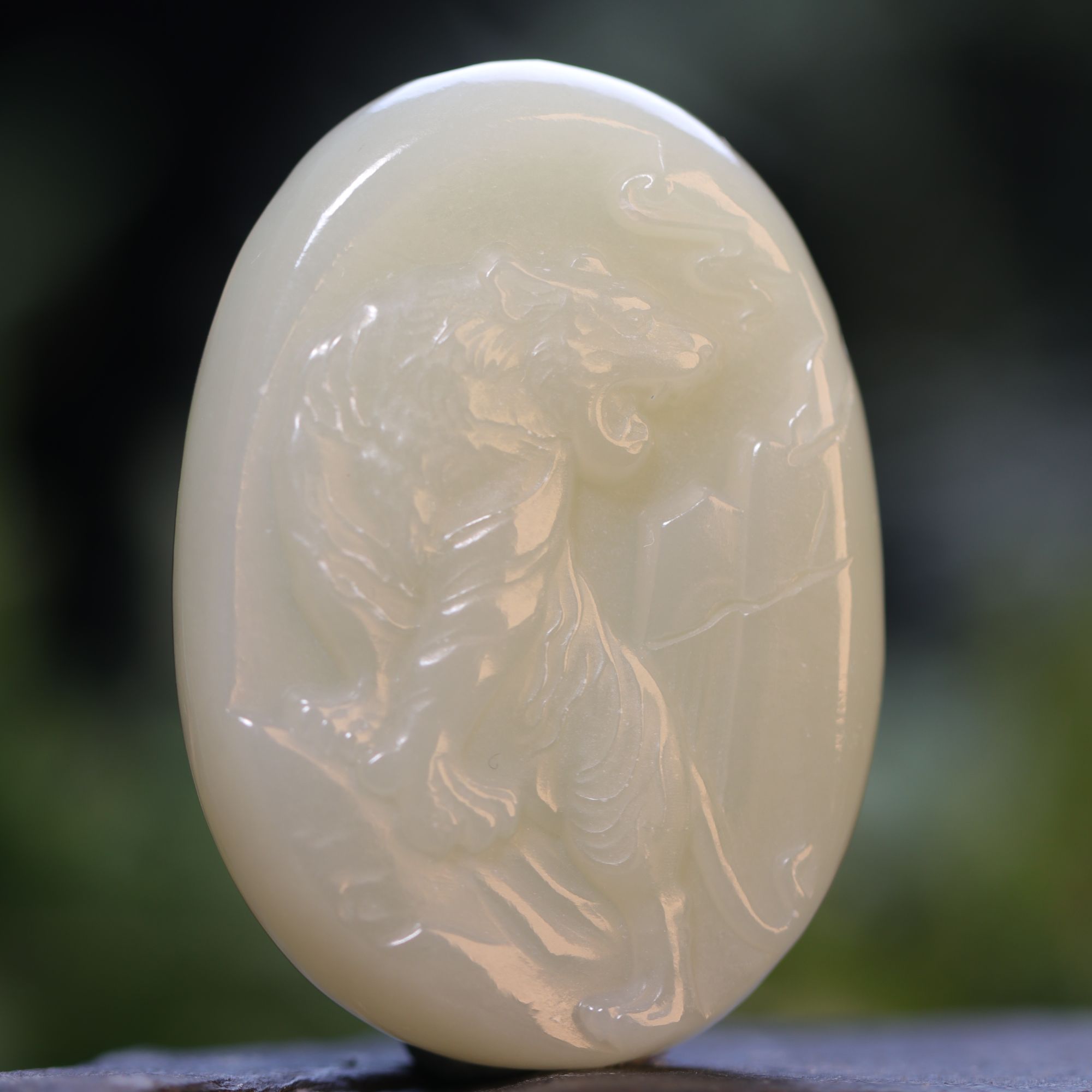 和田玉虎啸山林吊坠