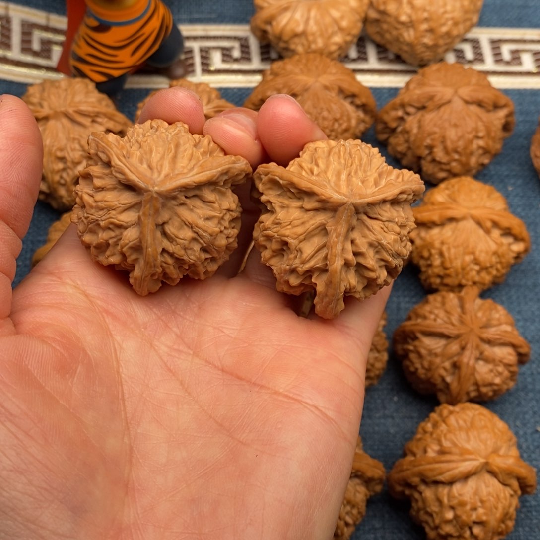 文玩核桃把件40全品精品正奔