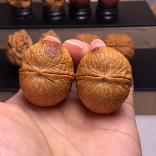 文玩核桃把件七彩元宝43